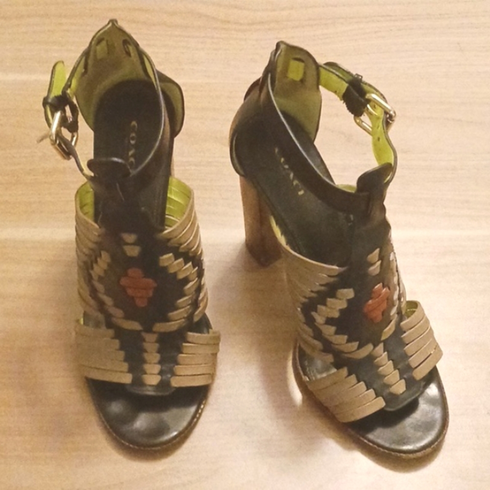 Coach "Lorrie" Huarache Style Black & Nude Leather Sandals in Size 8B